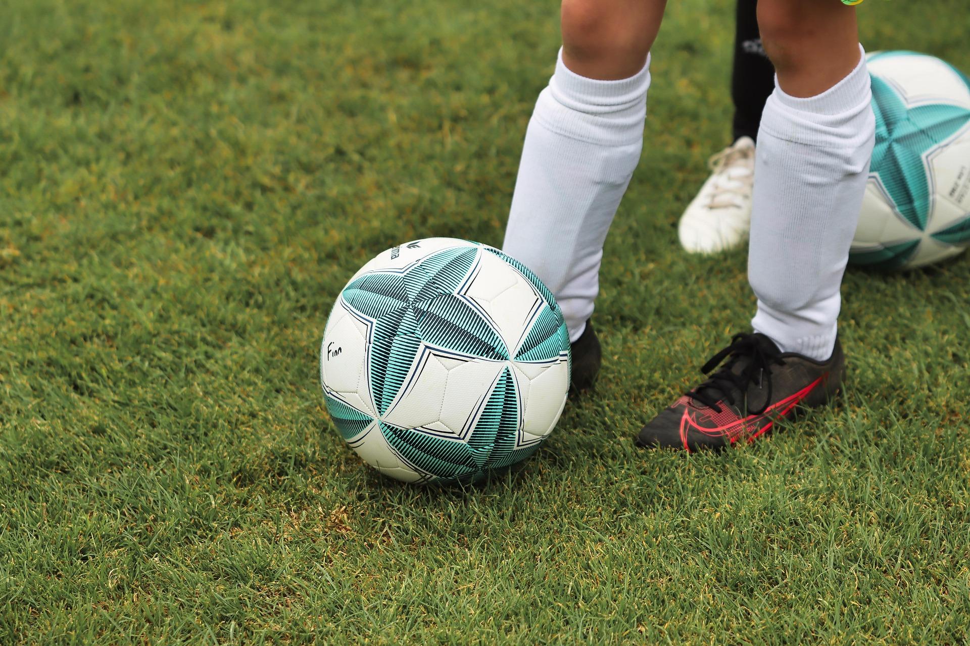 Elevrådet på Skovlunde Skole fik penge til Teqball og fodbold-gear